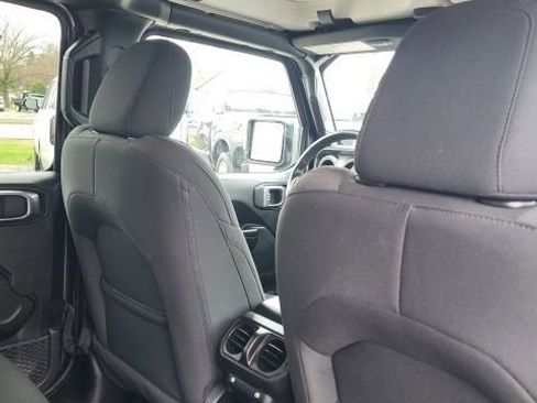 Used 2021 Jeep Gladiator Sport image 21