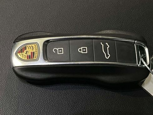 Certified 2023 Porsche Cayenne Turbo AWD/4WD image 45