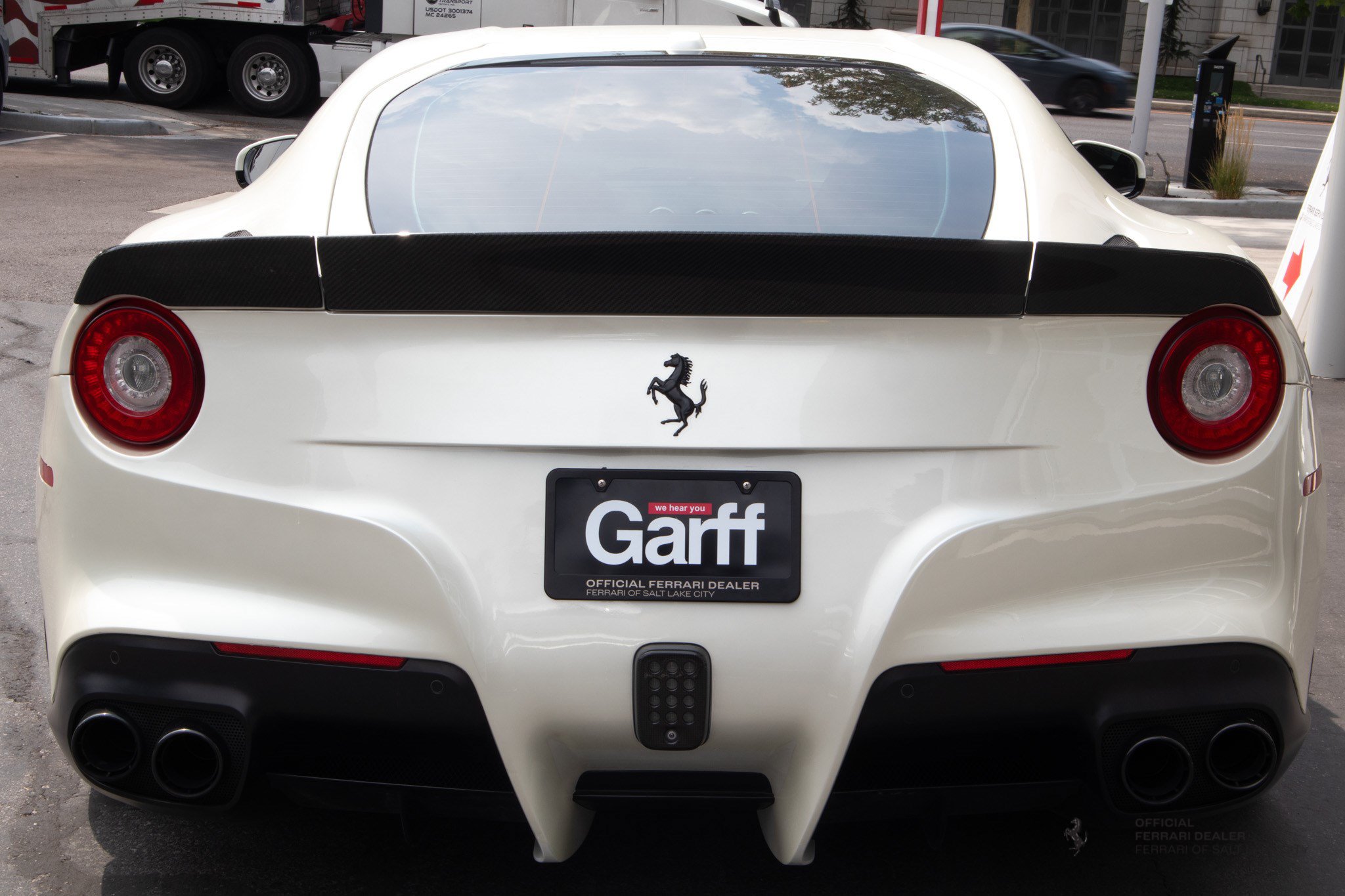 Used 2016 Ferrari F12 Berlinetta RWD image 4