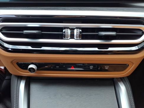 Used 2024 BMW 440i xDrive Coupe w/ Premium Package image 8