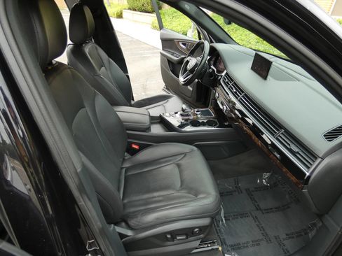 Used 2017 Audi Q7 3.0T Prestige w/ Prestige Package image 30