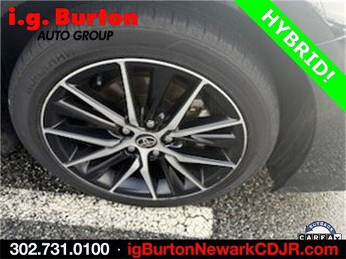 Used 2021 Toyota Camry SE w/ Audio Upgrade Package image 3