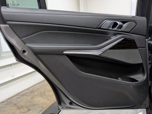 Used 2025 BMW X7 xDrive40i image 17