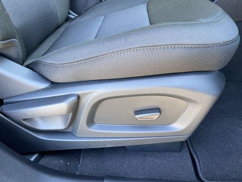 Used 2024 Ford Explorer XLT RWD image 41