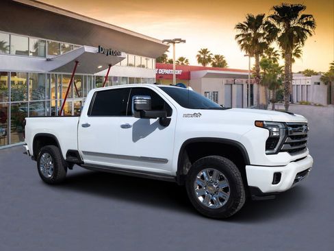Used 2024 Chevrolet Silverado 2500 High Country w/ Technology Package image 1