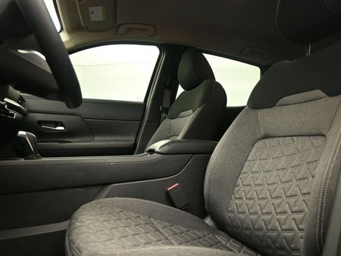 Used 2025 Nissan Kicks SV FWD image 14