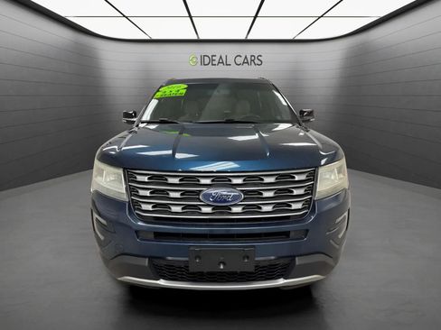 Used 2016 Ford Explorer XLT AWD/4WD image 2