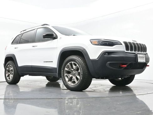 Used 2022 Jeep Cherokee Trailhawk w/ Premium Leather Package AWD/4WD image 47