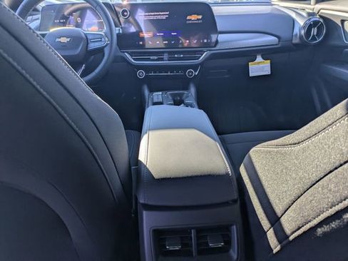 New 2026 Chevrolet Equinox EV LT image 28