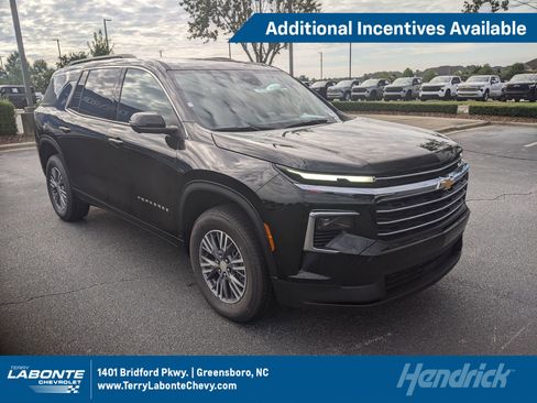 New 2026 Chevrolet Traverse LT w/ Driver Confidence Package image 1