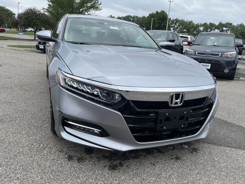 Used 2018 Honda Accord EX-L image 3