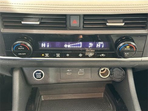 Used 2023 Nissan Rogue SV image 13