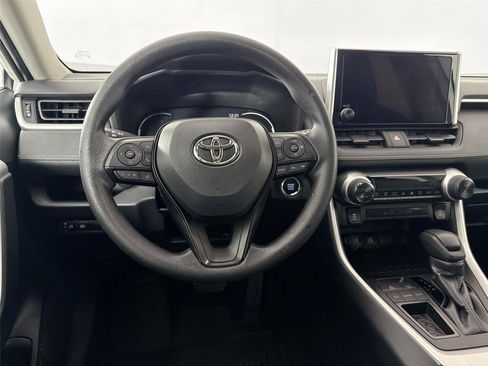 Certified 2025 Toyota RAV4 XLE FWD image 29