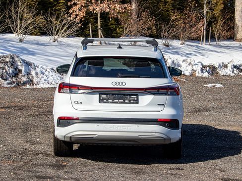 Used 2022 Audi Q4 e-tron Premium Plus image 7