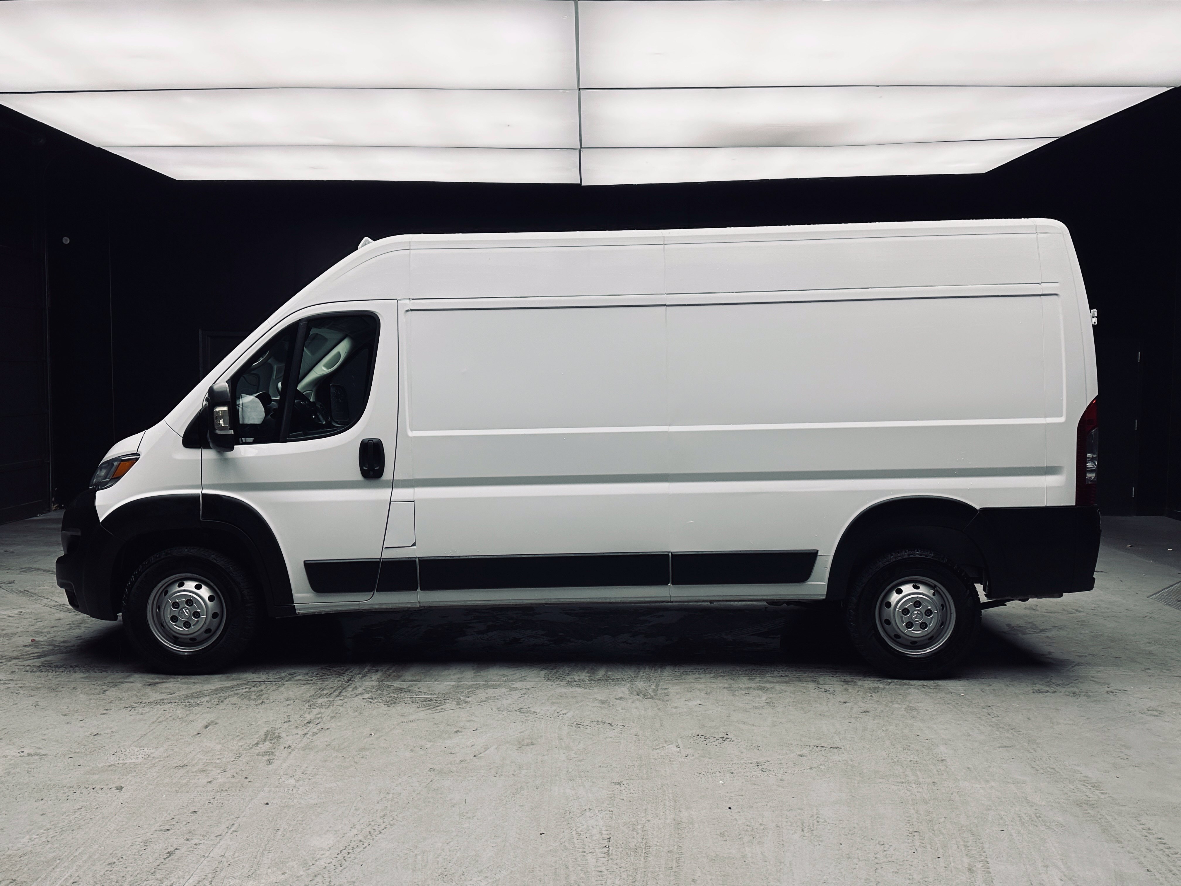 Used 2023 RAM ProMaster 2500 FWD image 4
