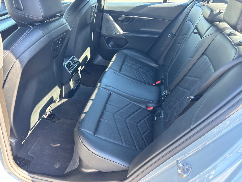 Used 2026 BMW i5 eDrive40 w/ M Sport Package RWD image 19