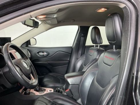 Used 2014 Jeep Cherokee Trailhawk w/ Leather Interior Group image 10