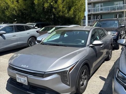 Used 2025 Kia K4 FWD image 2