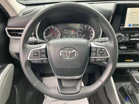 Used 2023 Toyota Highlander XLE image 25