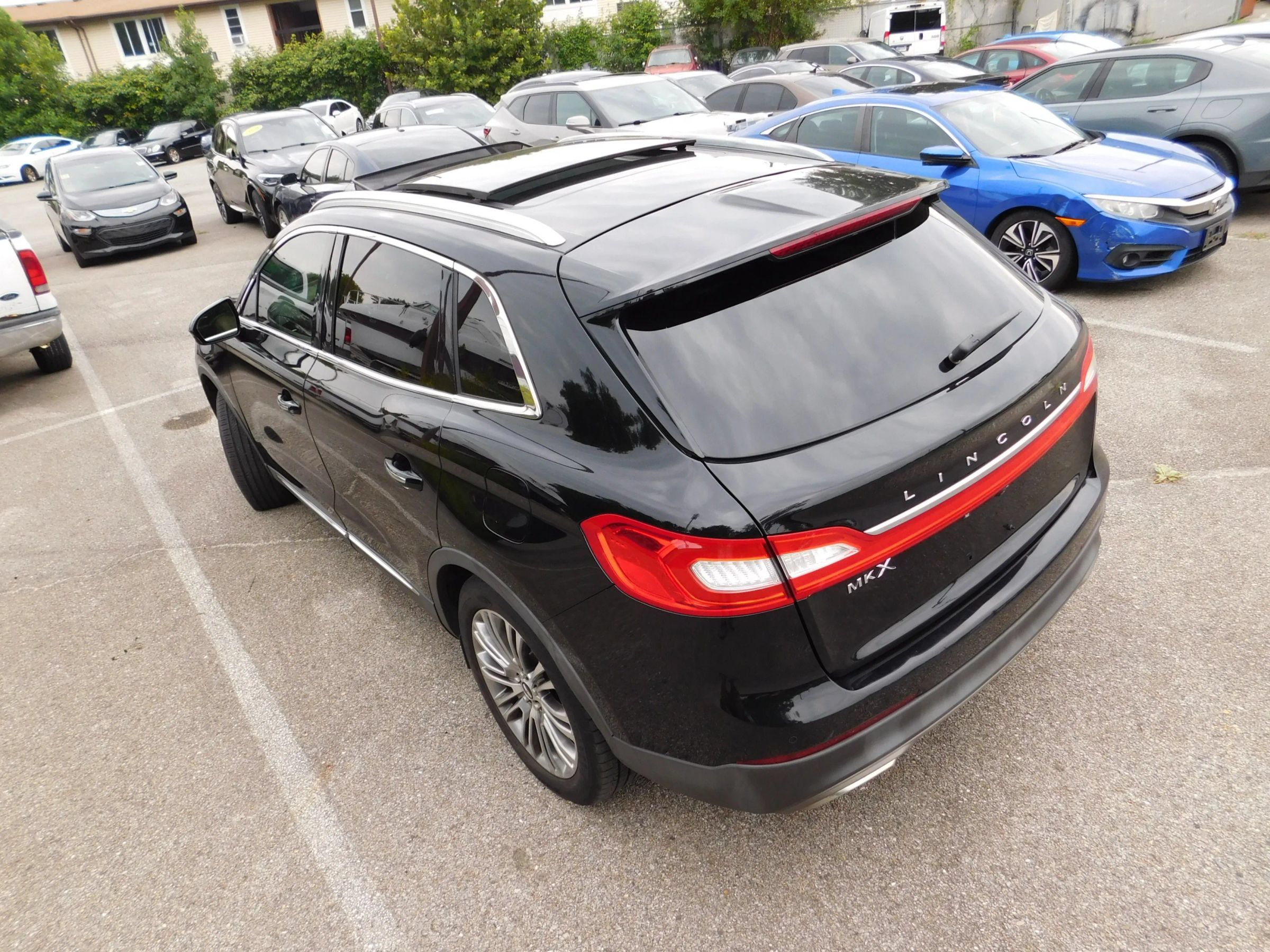 Used 2017 Lincoln MKX Reserve w/ Lincoln MKX Climate Package FWD image 5