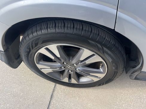 Used 2015 Honda Crosstour EX-L image 9