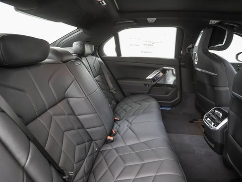 New 2026 BMW 750e xDrive w/ Executive Package AWD/4WD image 28