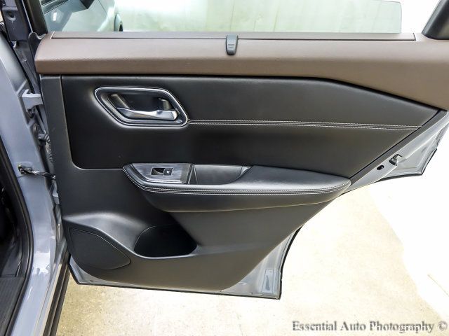Used 2021 Nissan Rogue SL AWD/4WD image 25