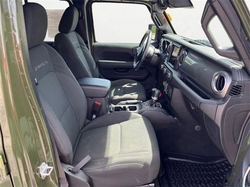 Used 2021 Jeep Wrangler Unlimited Sahara image 16