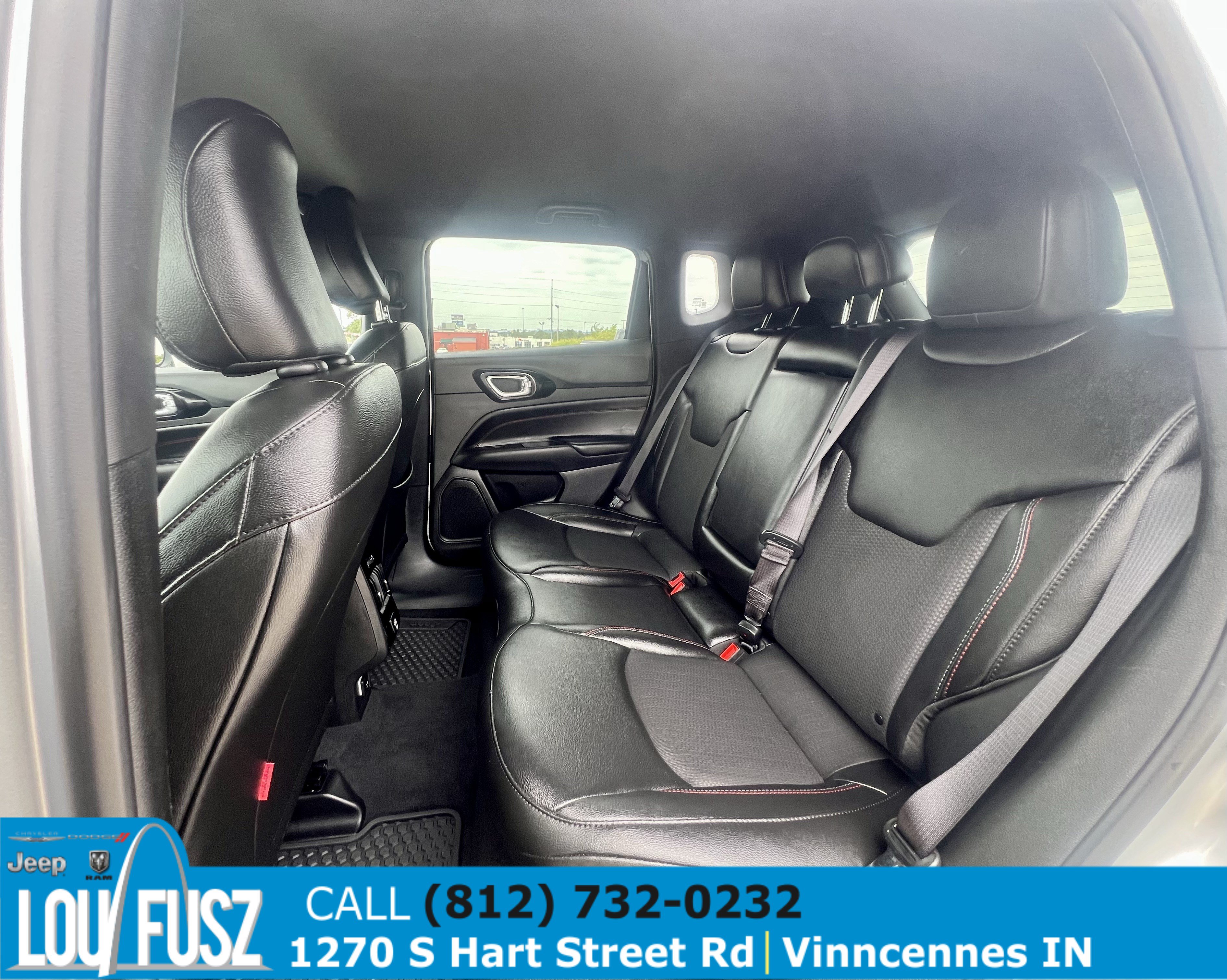 Used 2025 Jeep Compass Trailhawk AWD/4WD image 14