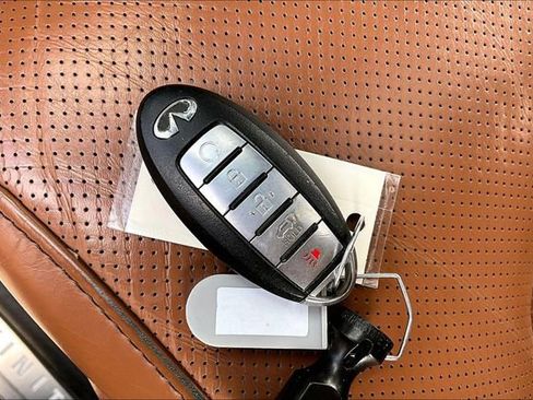 Used 2021 INFINITI QX80 Sensory w/ All-Season Package image 11