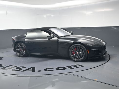 Used 2021 Jaguar F-TYPE R image 15
