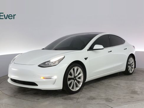 Used 2019 Tesla Model 3 Standard Range Plus RWD image 2