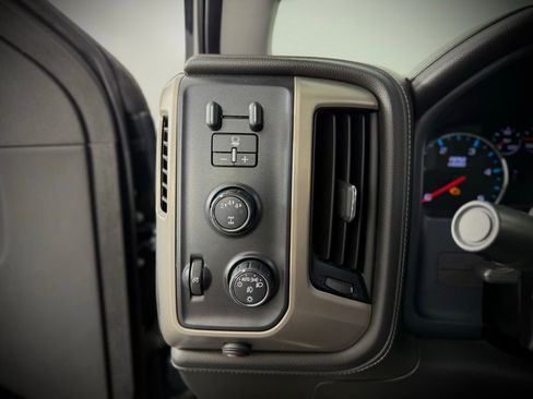 Used 2019 GMC Sierra 2500 Denali image 30