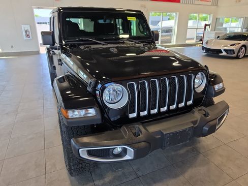 Used 2023 Jeep Wrangler Unlimited Sahara AWD/4WD image 4