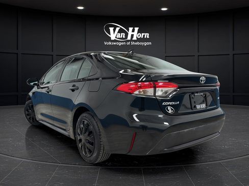 Used 2022 Toyota Corolla LE image 5