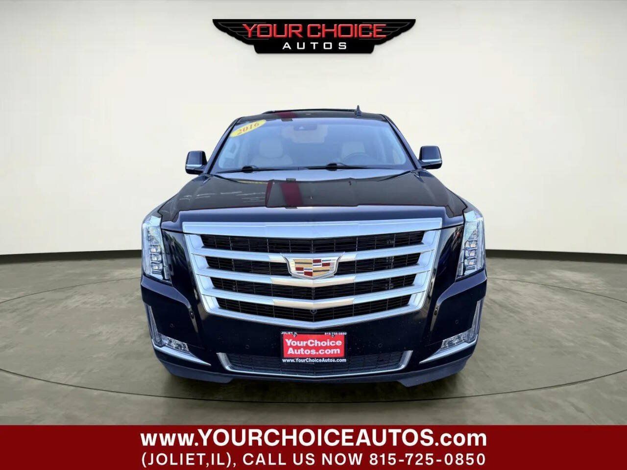 Used 2016 Cadillac Escalade Luxury AWD/4WD image 2