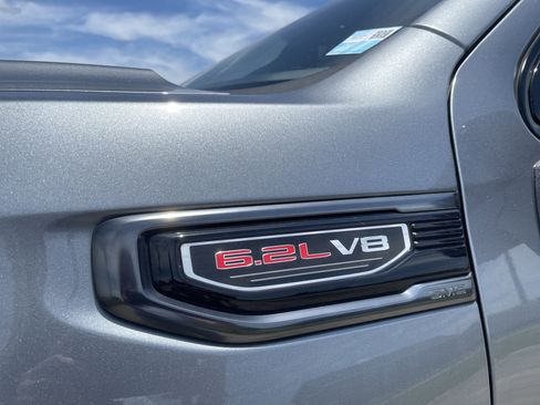 Used 2021 GMC Sierra 1500 AT4 w/ AT4 Value Package AWD/4WD image 12