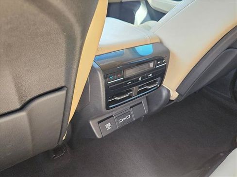 Used 2022 Acura MDX SH-AWD w/ Technology Package image 17
