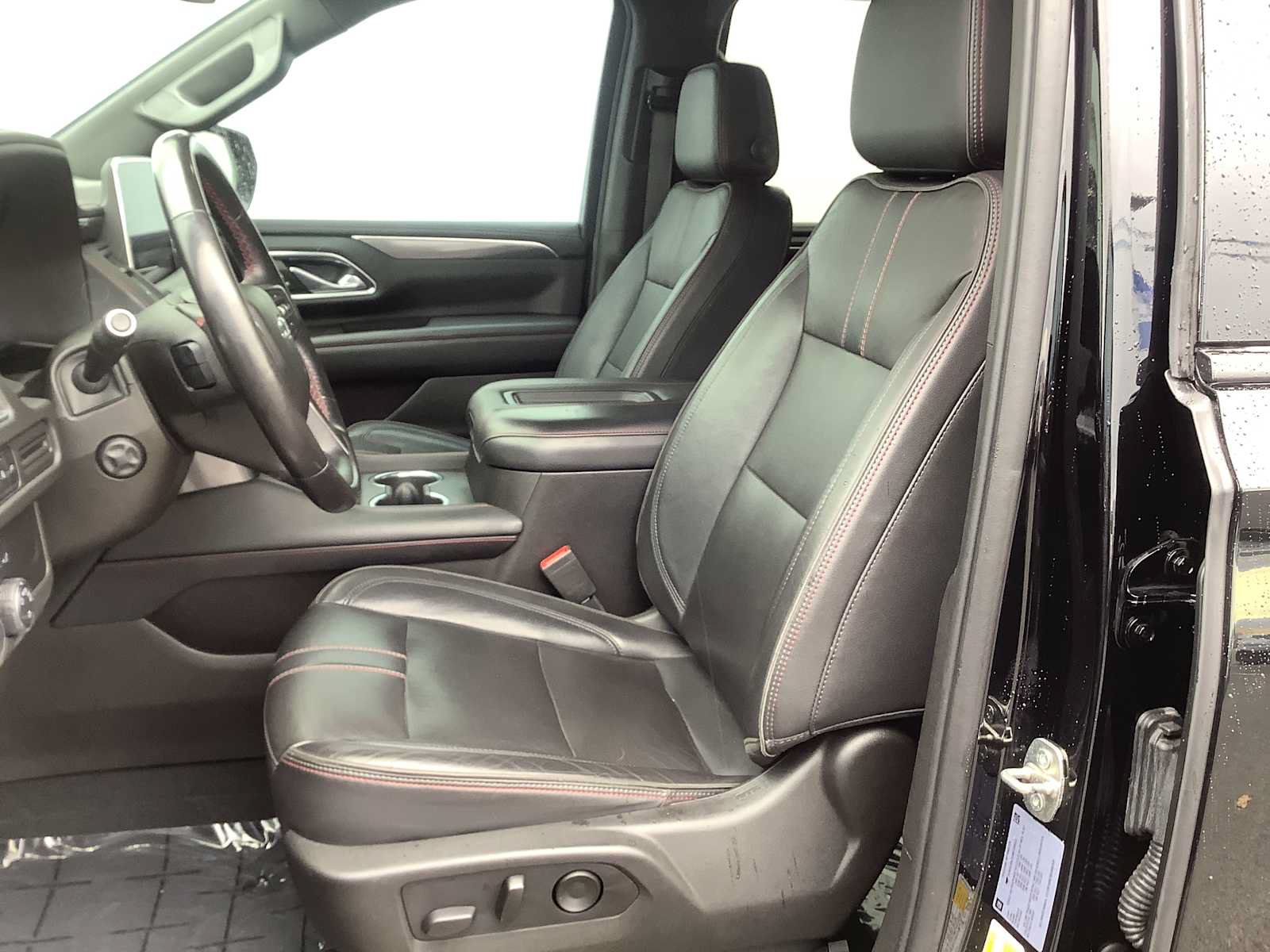 Used 2021 Chevrolet Tahoe RST w/ Luxury Package AWD/4WD image 11