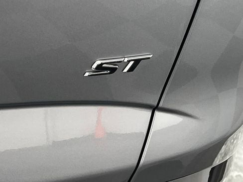 Certified 2023 Buick Enclave Essence w/ Experience Buick Package image 36