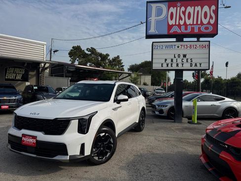 Used 2024 Kia Sorento S FWD image 1