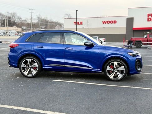 New 2025 Audi SQ5 Premium Plus AWD/4WD image 8