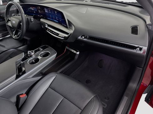 Used 2024 Cadillac Lyriq Luxury w/ LPO, Floor Liner Package image 30