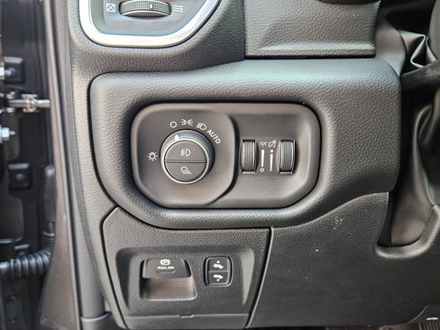New 2026 RAM 1500 Laramie w/ Laramie Southwest Edition AWD/4WD image 17