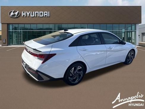 Certified 2025 Hyundai Elantra Sport image 5