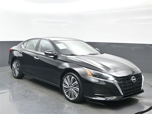 Certified 2025 Nissan Altima 2.5 SL image 8