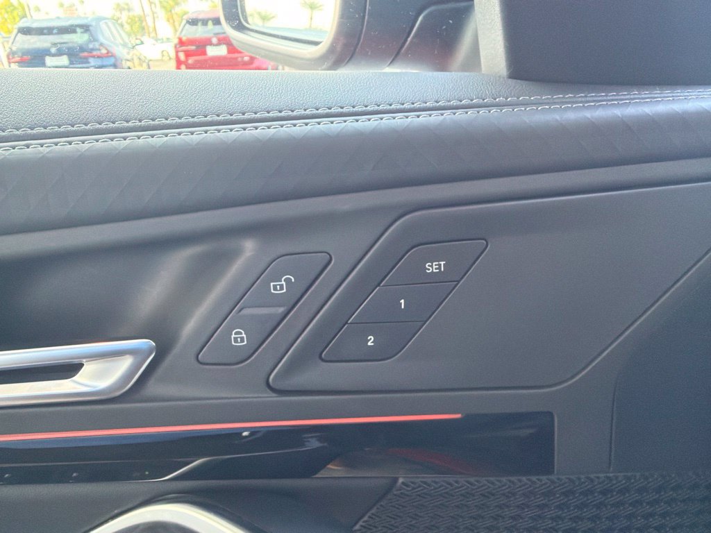 Used 2026 BMW X2 xDrive28i AWD/4WD image 9