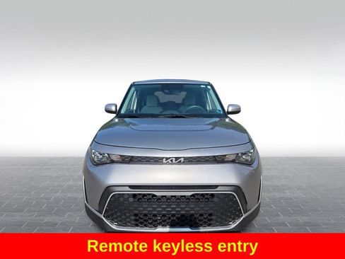Used 2025 Kia Soul LX FWD image 2