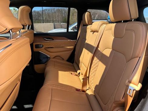 Used 2024 Jeep Grand Cherokee Summit AWD/4WD image 24