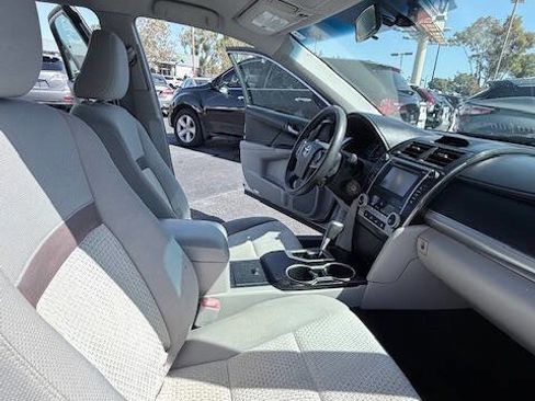 Used 2013 Toyota Camry LE image 14